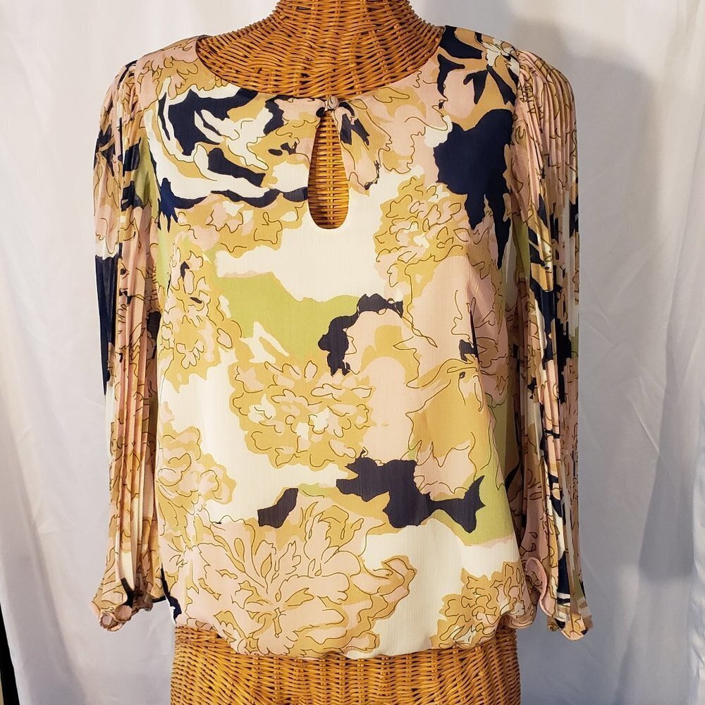 Ladies ROSE & OLIVE Floral Shirt w/Long Accordion Sleeves - S